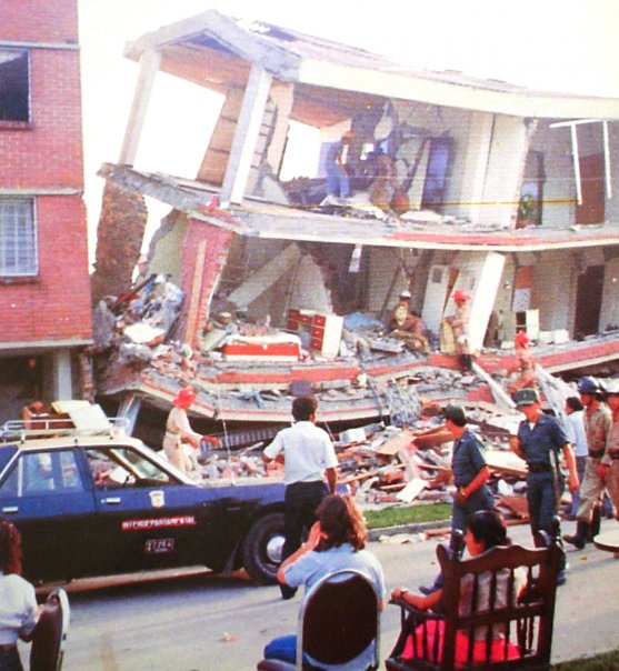 Fotografías: Edificaciones destruidas tras el terremoto.