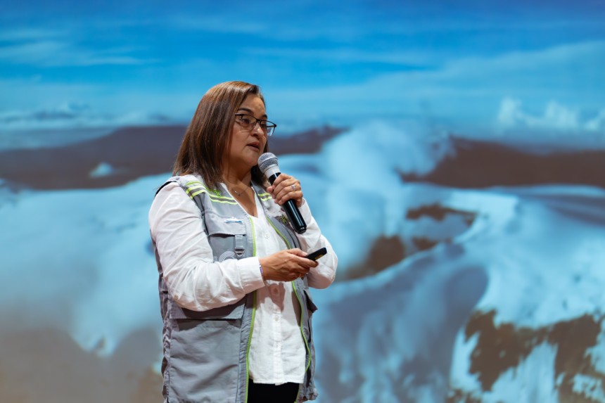Gloria Cortés en la Conmemoración de los 40 años de la erupción del volcán Nevado del Ruiz