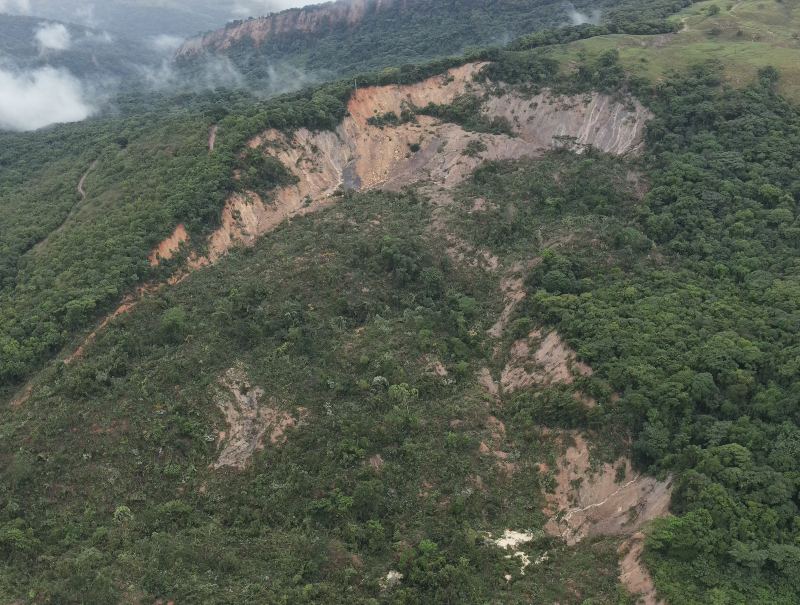 Deslizamientos en la vereda La Europa (Paratebueno), tras el sismo del 8 de junio