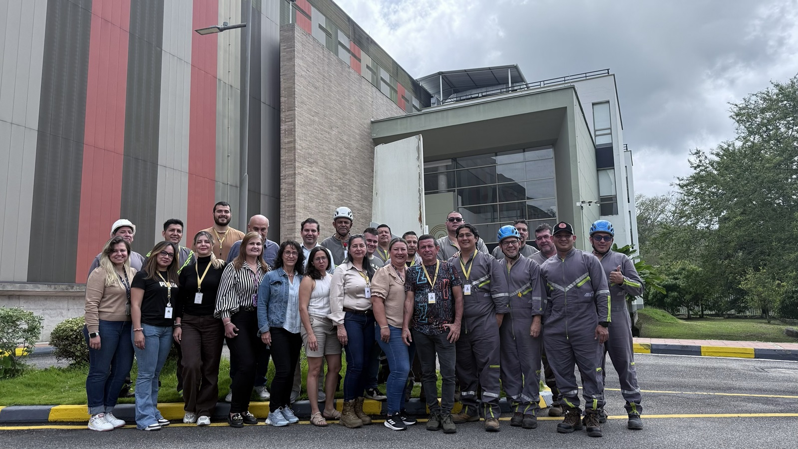 Parte del equipo de colaboradores de la Litoteca Nacional.
