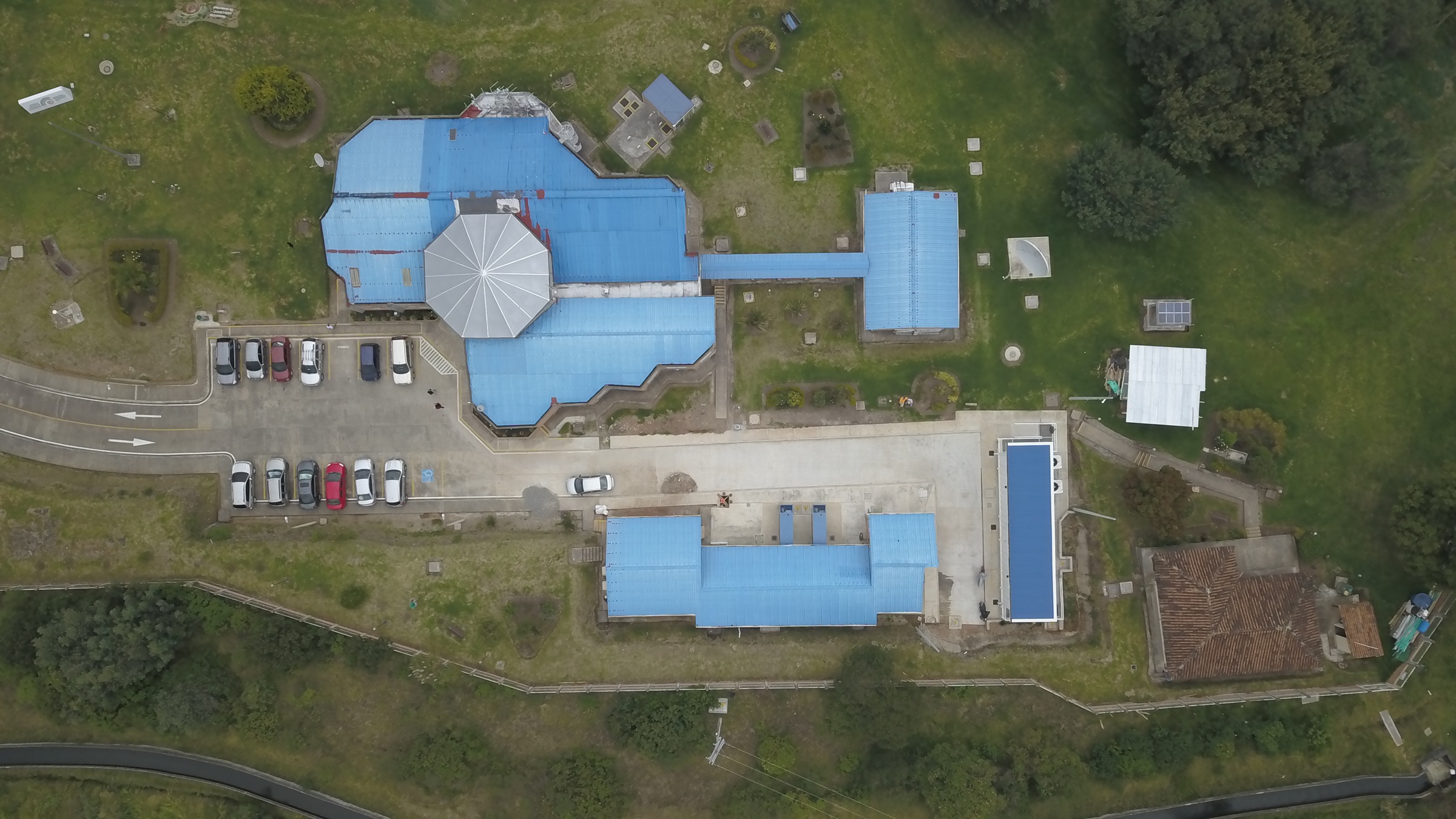 Vista general y detalles de las instalaciones donde opera hoy el Servicio Geológico Colombiano en la región (2026)