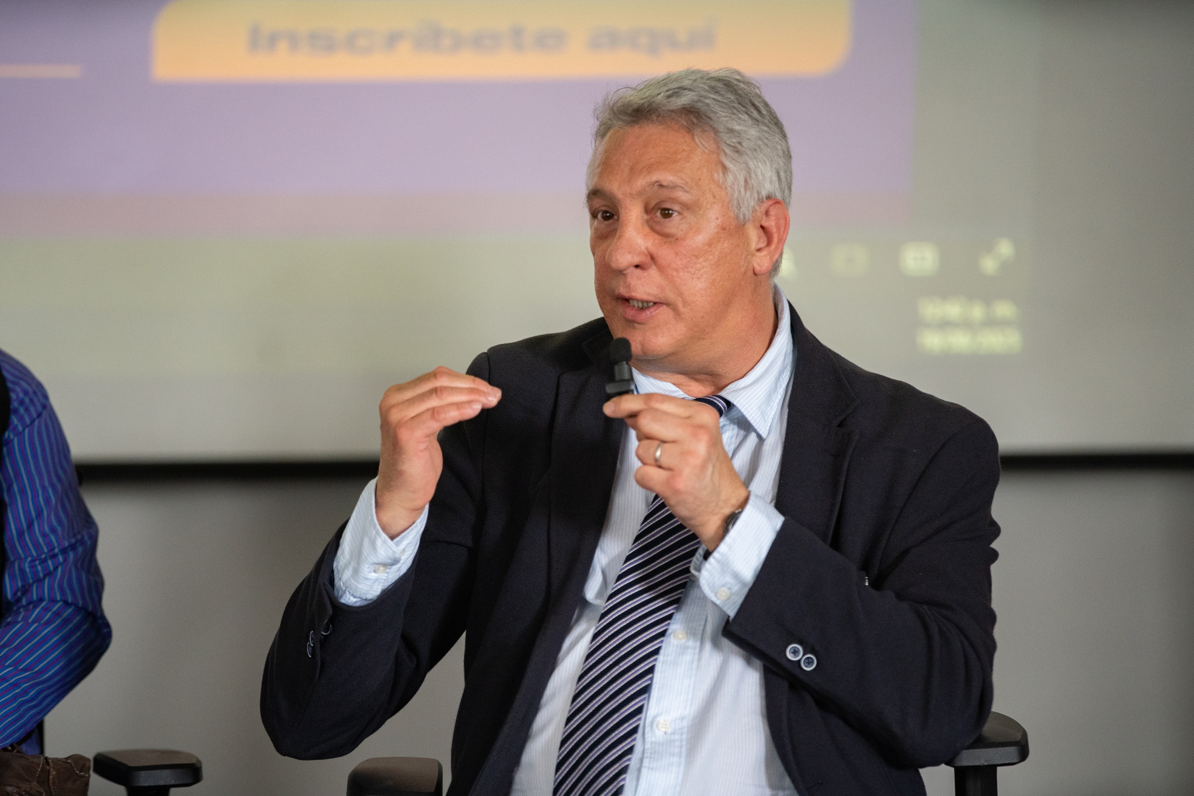 Simposio internacional sobre “Aplicaciones de materiales de carbono u otros minerales en energía y medio ambiente
