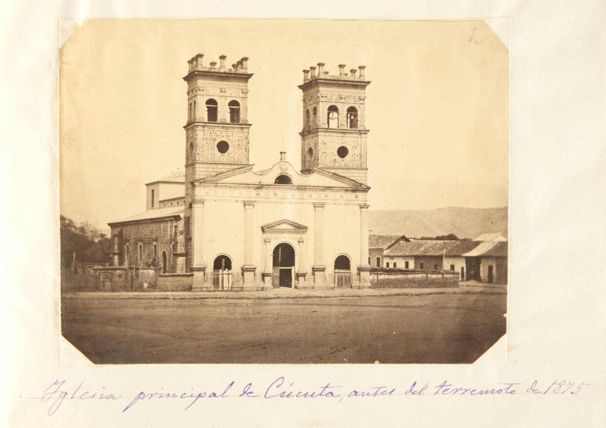 Iglesia de Cúcuta antes del terremoto de 1875 (uno de los más potentes de la historia del país). Gutiérrez de Alba, J. M. (2012)
