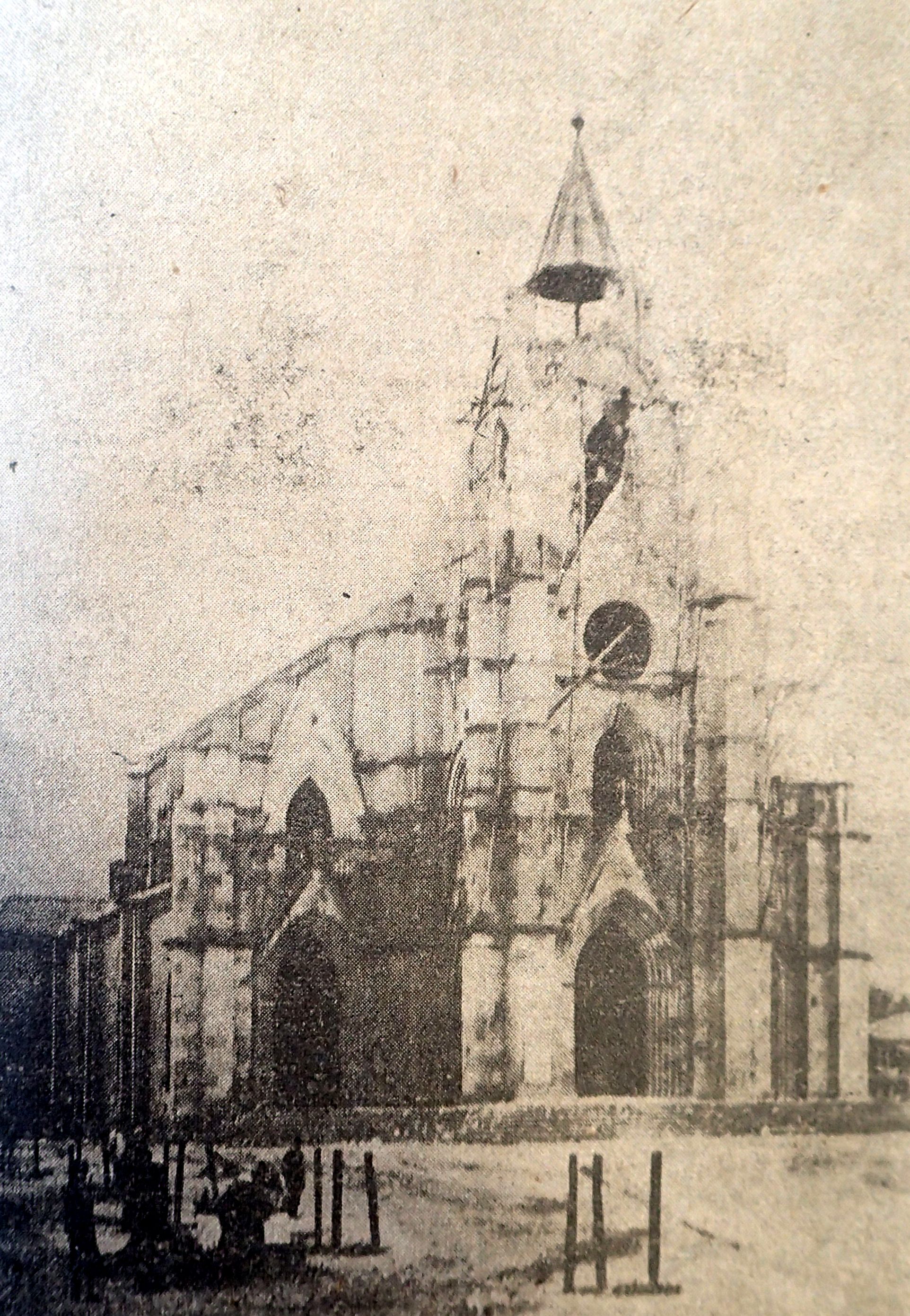 Iglesia de Lourdes, en Chapinero al derrumbarse