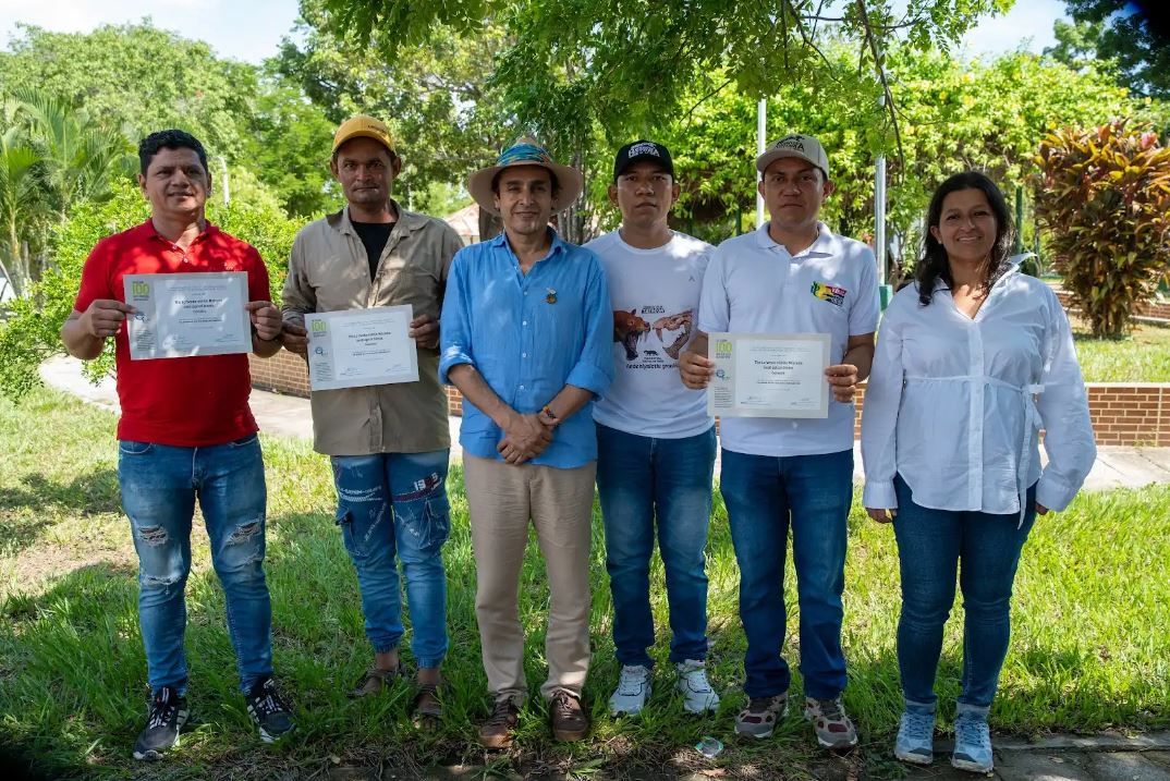 Frank Cardozo, César Perdomo, Julio Fierro, Rubén y Andrés Vanegas, y Victoria Corredor. Foto: David Amado. 