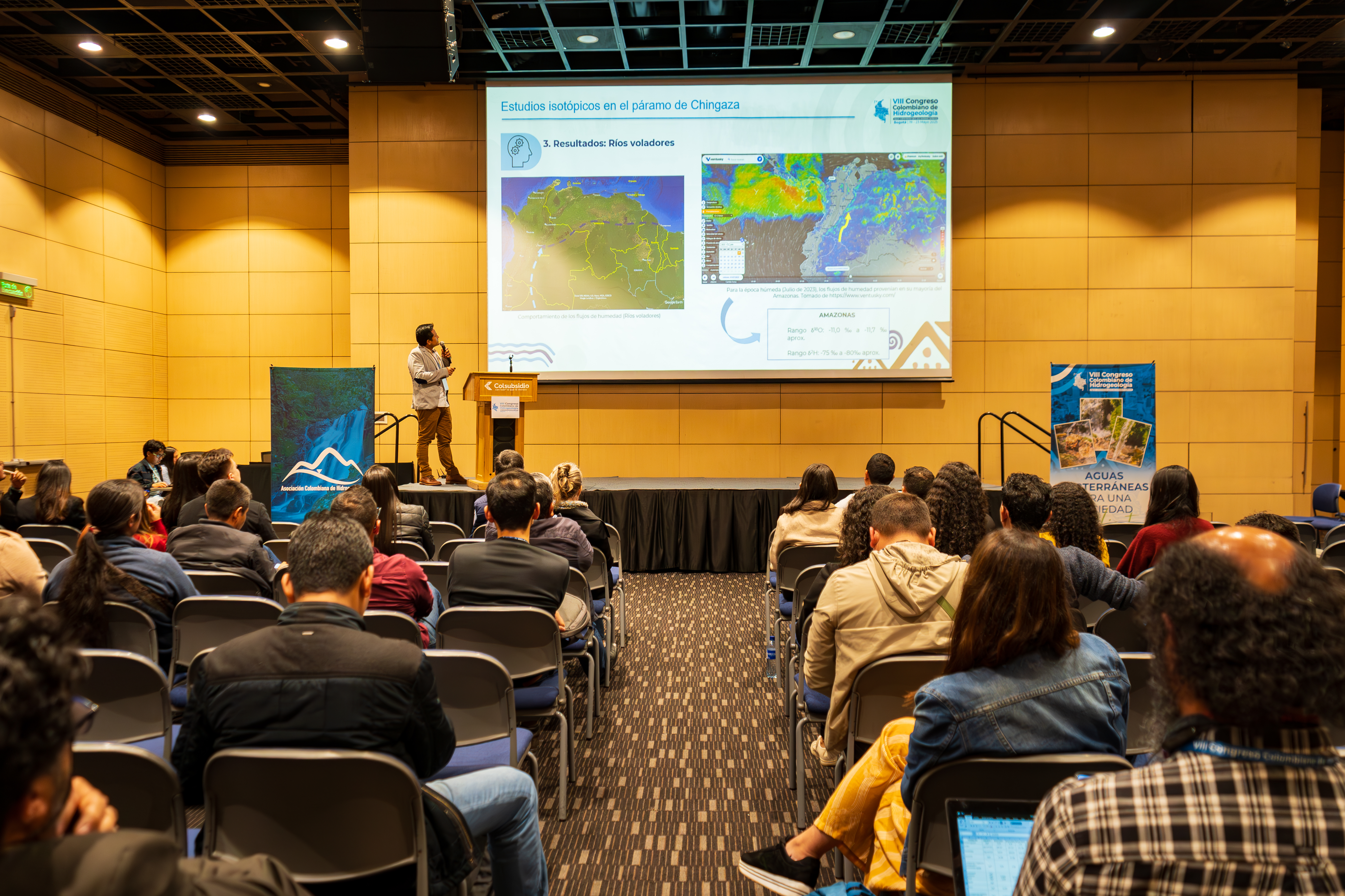 Un grupo de investigadores del SGC participó con ocho ponencias en el VIII Congreso Colombiano de Hidrogeología.