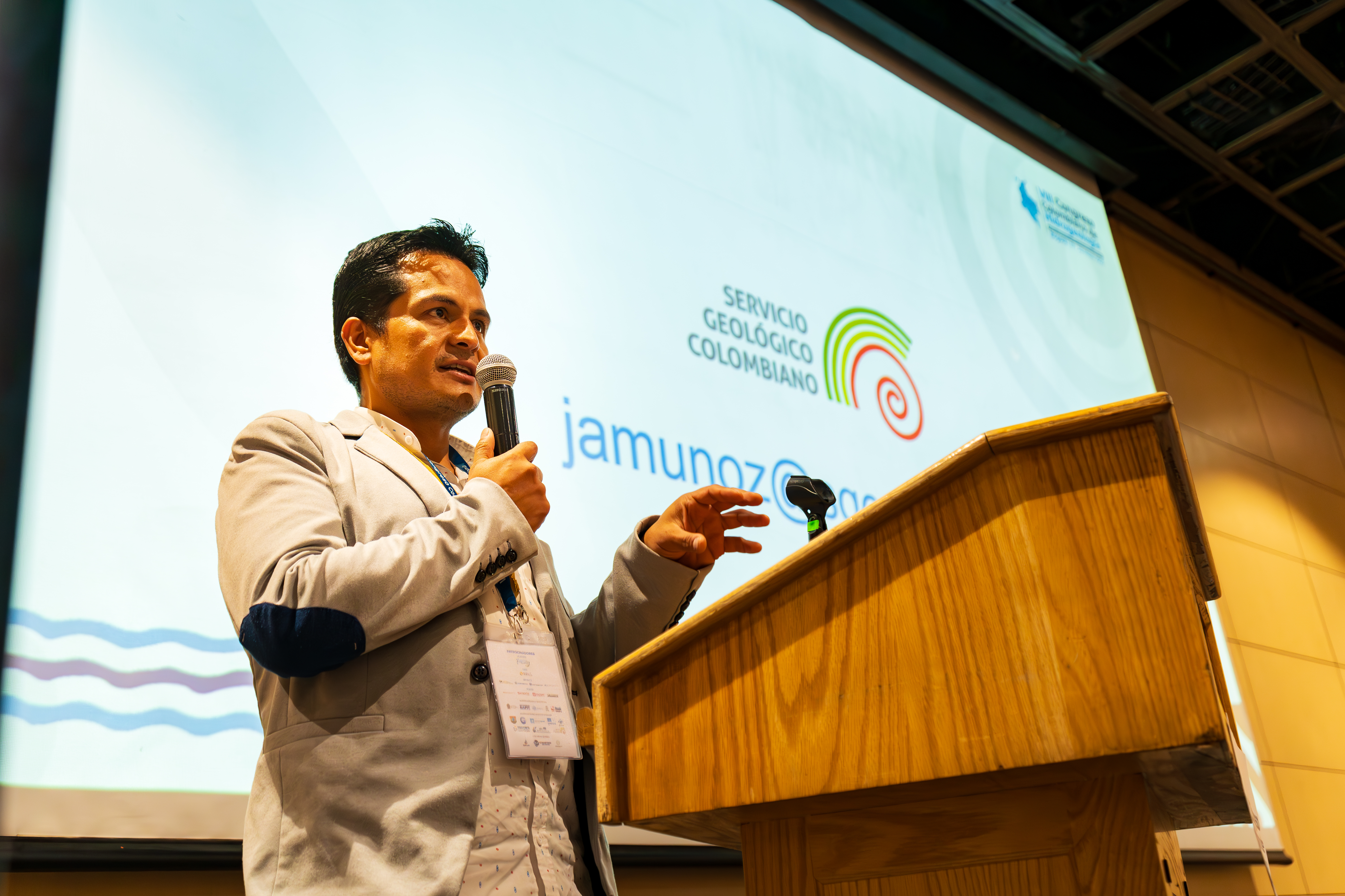 Jimmy Muñoz, director técnico de Asuntos Nucleares del SGC, durante su participación en el VIII Congreso Colombiano de Hidrogeol