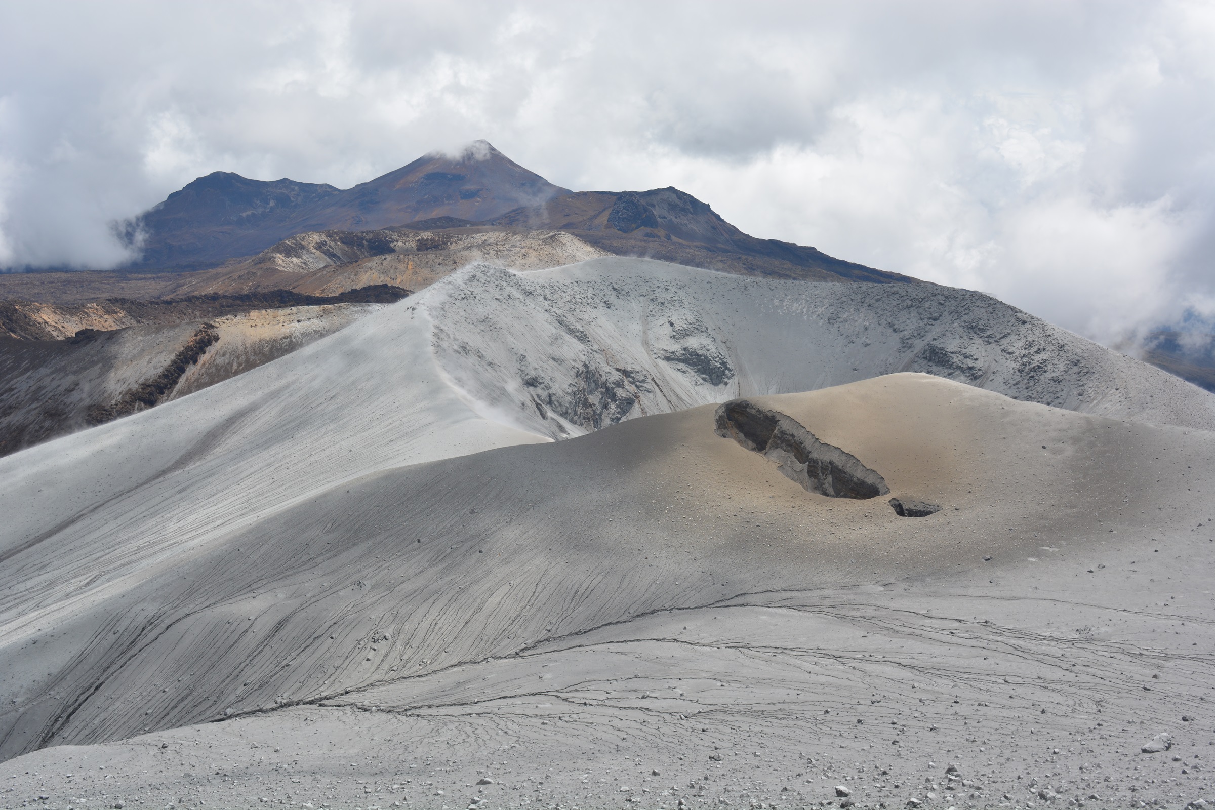 Pared norte del volcán Curiquinga 