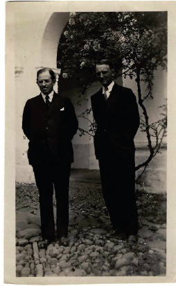 Guillermo León Valencia y Enrique Hubach - Popayán, posiblemente Casa Valencia - Década de los 40.