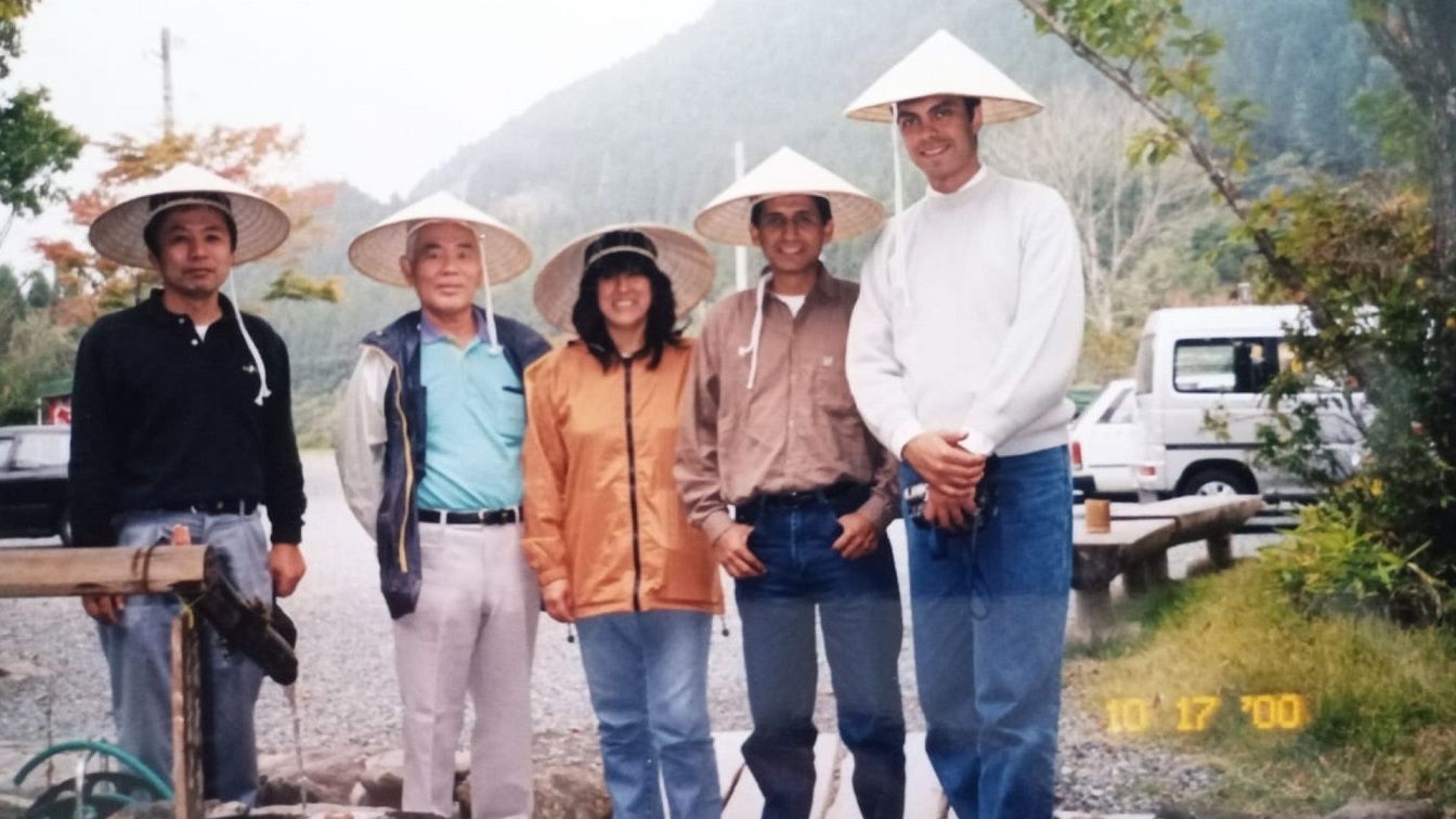 Además de Inglaterra y Nueva Zelanda, Claudia Alfaro hizo actualizaciones  y estudios en países como Japón (2000), El Salvador (