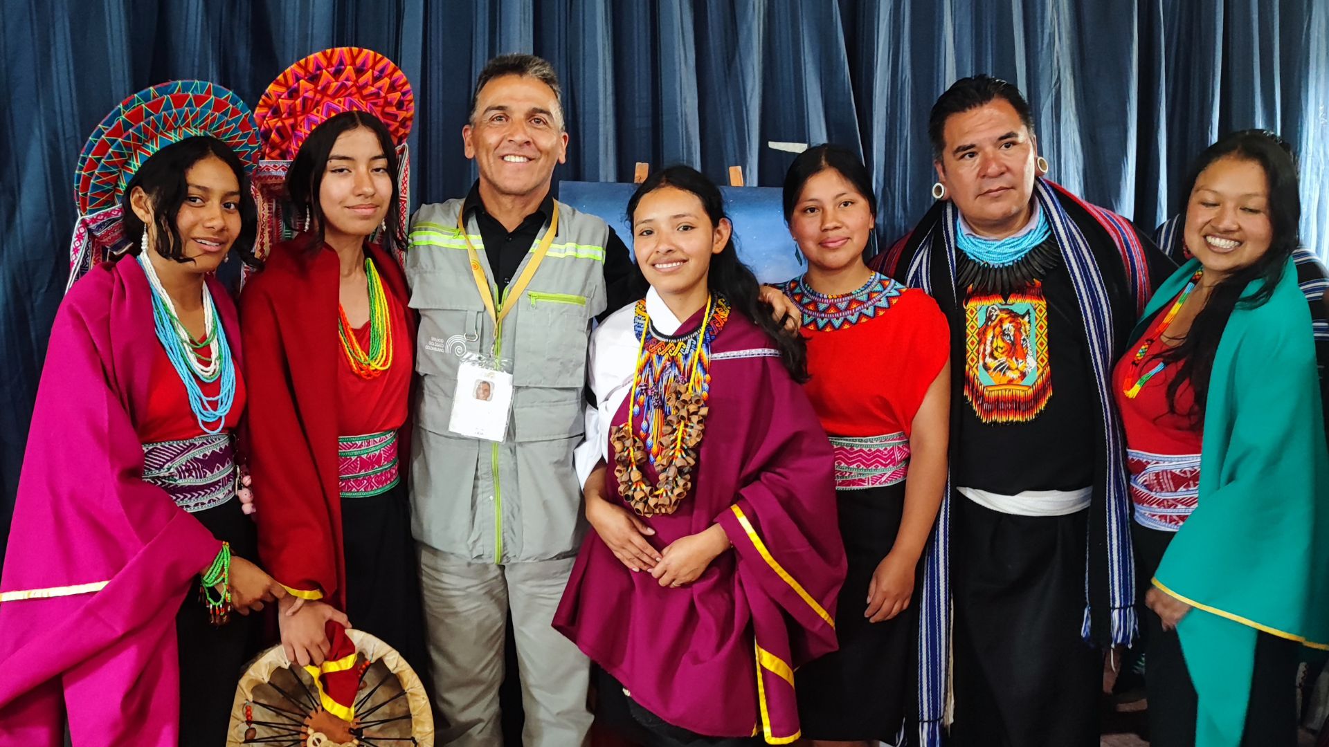 Docentes y estudiantes del pueblo indígena inga durante la séptima bienal, realizada en el Alto Putumayo en 2023
