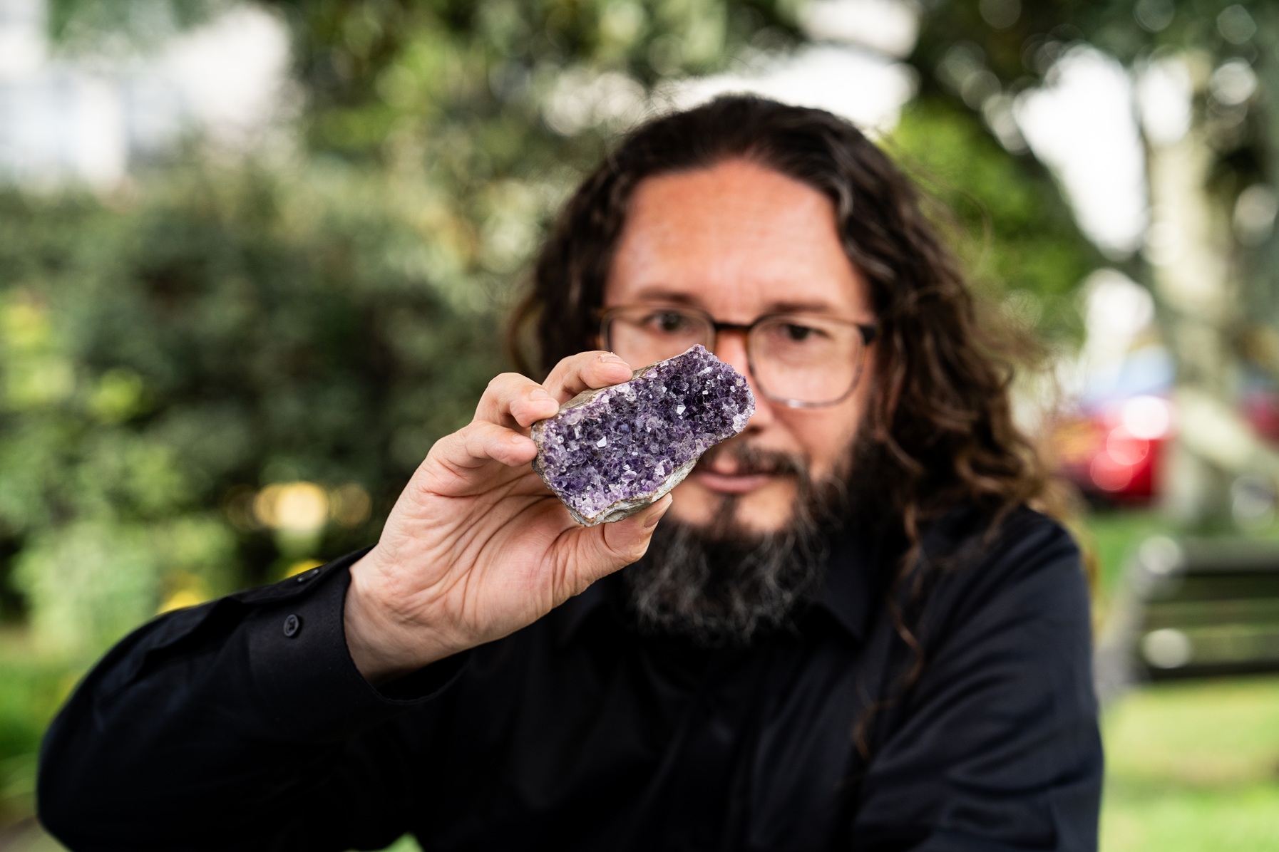 ​Para Julián López los minerales no solo permiten reconstruir procesos​ geológicos que no se ven en el paisaje.