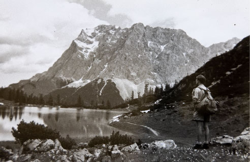 Thomas van der Hammen contempló el paisaje de los Alpes durante una excursión.