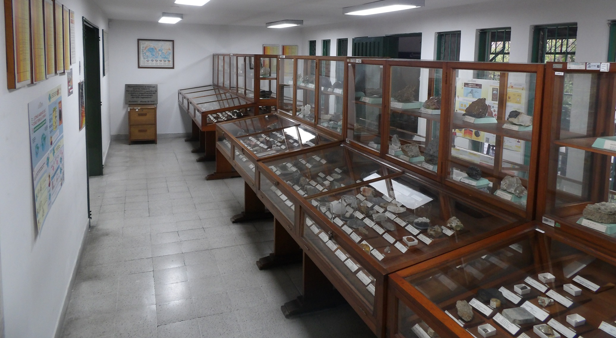 Museo Geológico Nacional José Royo y Gómez - Sede Medellín