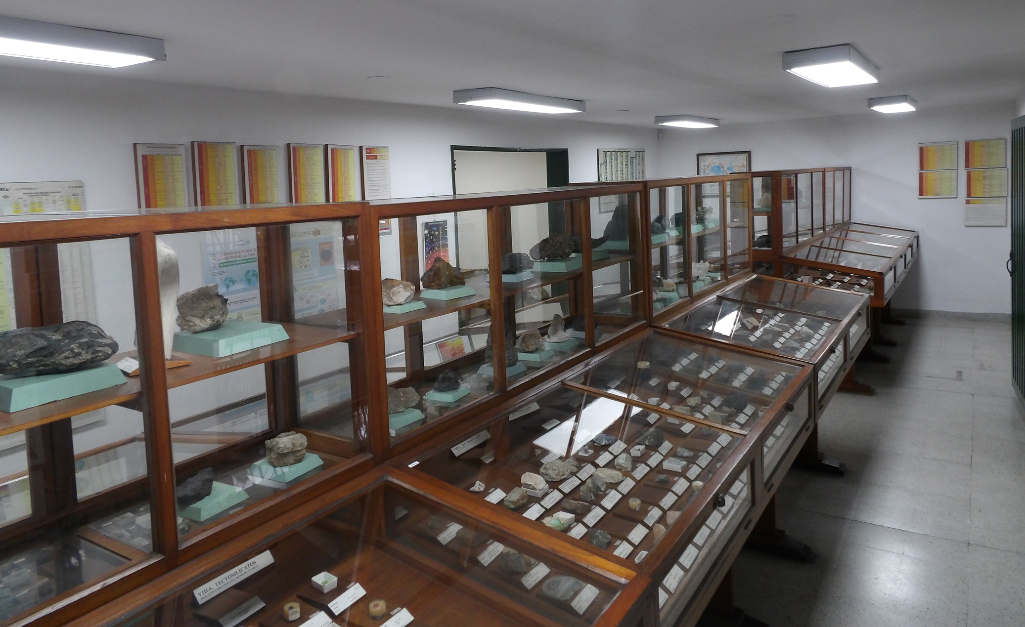 Museo Geológico Nacional José Royo y Gómez - Sede Medellín